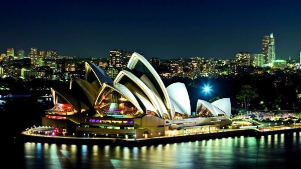 Special Order - Opera House at Night - Full Drill Diamond Painting - Specially ordered for you. Delivery is approximately 4 - 6 weeks. For Sale