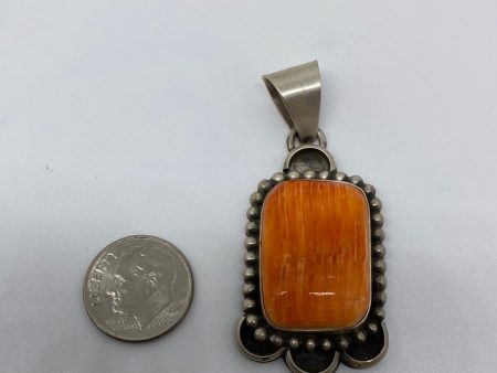 “The blood stone” spiny oyster pendant For Cheap