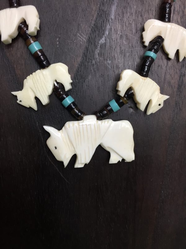 Buffalo shapes necklace Supply