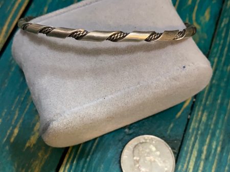 The sterling silver twisted bangle Hot on Sale