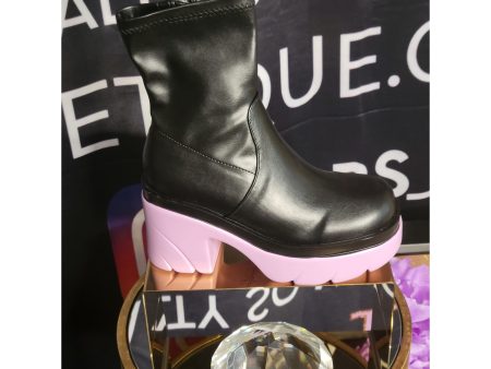 Black Lavender Love Boots Fashion