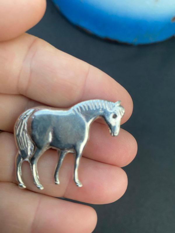 The Horse Pin Online